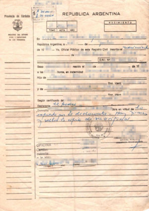 The picture shows a birth certificate from Argentina for the sworn translation into German.