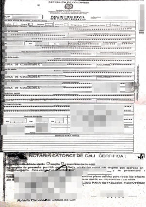 La imagen muestra un certificado de registro civil de nacimiento de Colombia para la traducción al alemán.