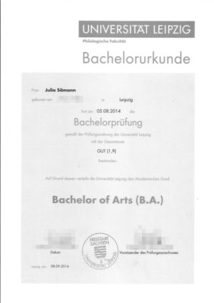 The picture shows a German university Bachelors degree for the sworn translation into Spanish.
