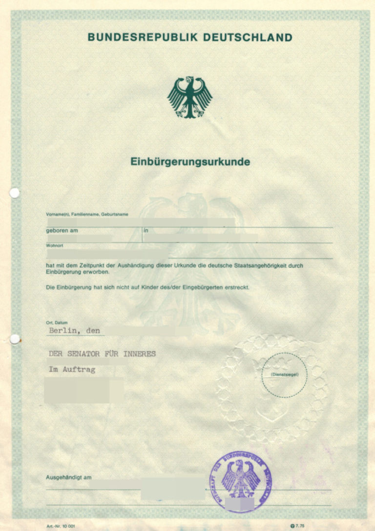 Das Bild zeigt eine deutsche Einbürgerungsurkunde für die beglaubigte Übersetzung.