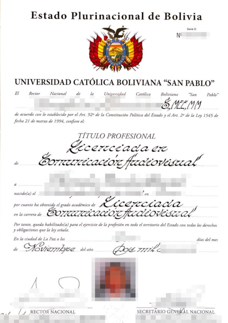 Das Bild zeigt ein Hochschulzeugnis aus Bolivien für die beglaubigte Übersetzung ins Deutsche.