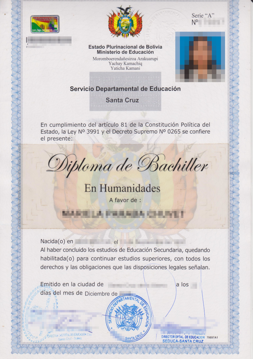 La imagen muestra un Diploma del Bachiller de Bolivia para la traducción jurada al alemán.