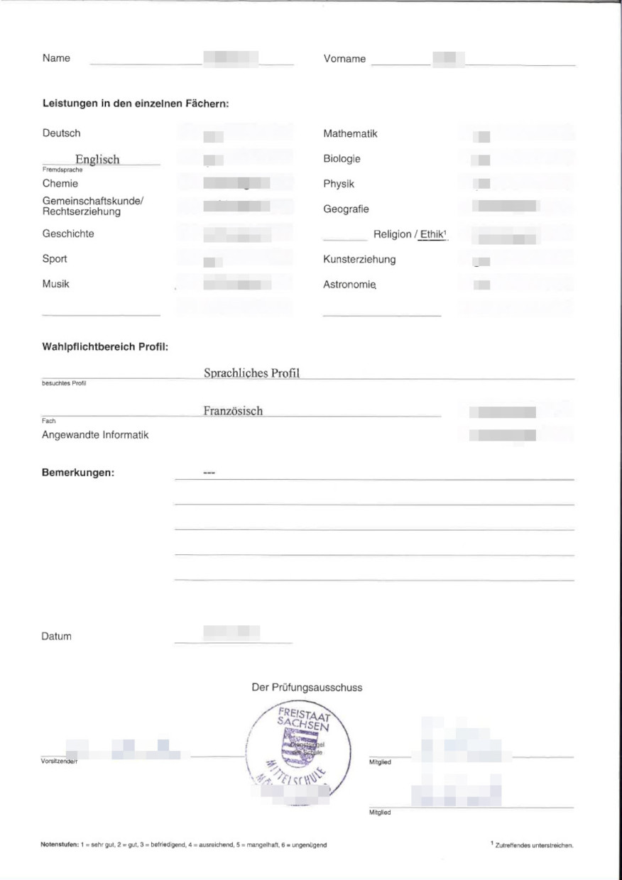 La imagen muestra el certificado de notas de un colegio alemán de la educación secundaria obligatoria para la traducción jurada.