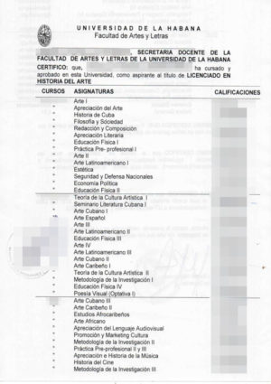 La imagen muestra un certificado de los estudios universitarios de Cuba para su traducción oficial al alemán.